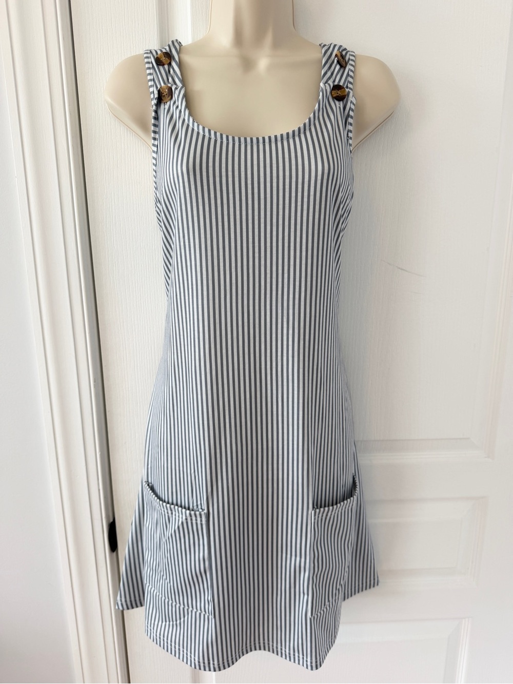 Gray & White Striped Sleeveless Shift Dress with Pockets | Size Medium